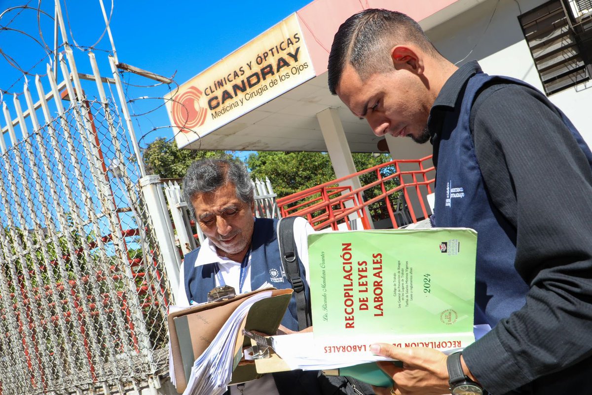 RolandoCastroSv's tweet photo. Seguimos sin descanso #DefiendeTuAguinaldo  💰todo este mes nuestros equipos están desplegados a nivel nacional.

Estamos llegando a todos los rincones de nuestro país con el fin de garantizar el aguinaldo a nuestra clase trabajadora.

La mayor parte de empresas e instituciones lo están cumpliendo y a todos ellos nuestro reconocimiento y felicitaciones.

Aquellas empresas, instituciones públicas o Alcaldías que no lo hagan, se les aplicará todo el rigor de la ley.

El aguinaldo es el estímulo, el reconocimiento y sobretodo la empatía a los trabajadores por  el esfuerzo brindado durante el año.

Trabajaremos sin descanso como Ministerio para garantizar justicia laboral.

Esta es la nueva era, este es el nuevo Ministerio de Trabajo de El Salvador 🇸🇻