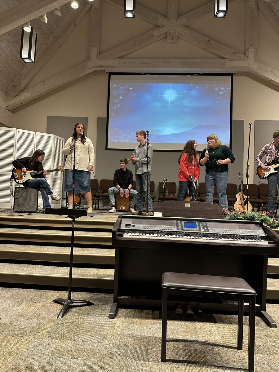 Giving back and sharing your gifts is such an important part of the learning process. #hazelgreenhighschoolstringband
Shannon Moore