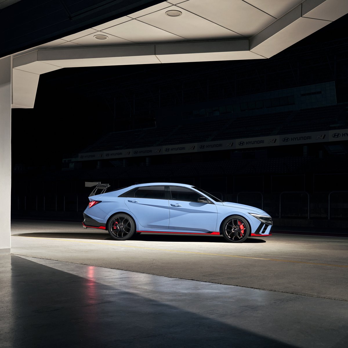 HyundaiFrance's tweet photo. Dévoilement de notre héritage en sport automobile avec ELANTRA N TCR Edition. Découvrez votre plein potentiel.
@hyundai_n_worldwide
#HyundaiN #Neverjustdrive #HyundaiMotorsport #HMSG #TCRWorldTour #TCRSeries #ElantraN #TCREdition #NobertMichelisz #MikelAzcona #NestorGirolami https://t.co/fcppn4Sg0t