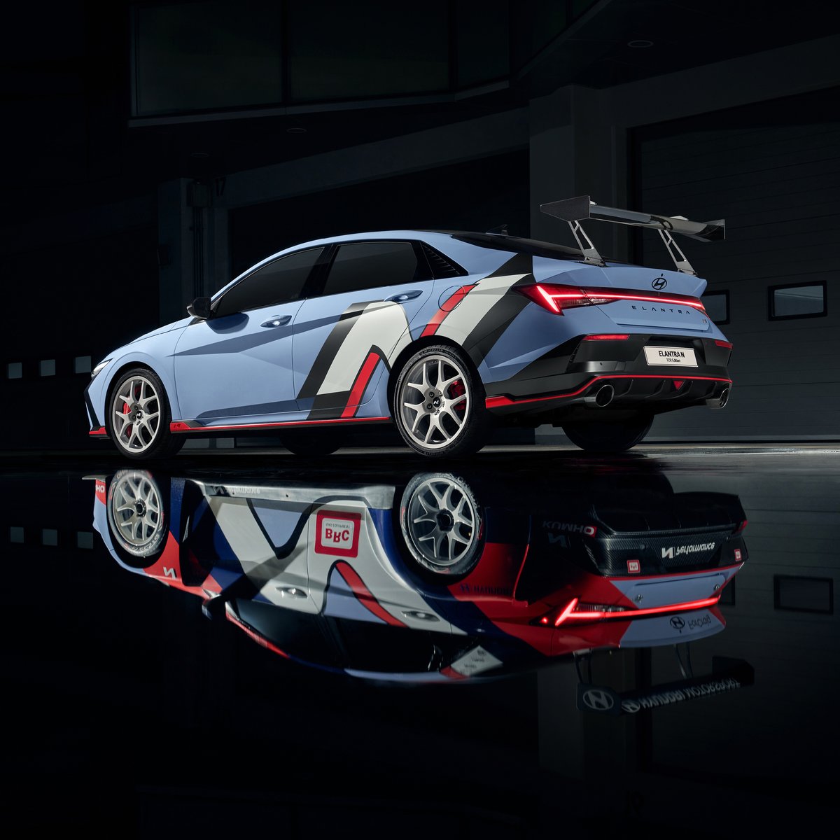 HyundaiFrance's tweet photo. Dévoilement de notre héritage en sport automobile avec ELANTRA N TCR Edition. Découvrez votre plein potentiel.
@hyundai_n_worldwide
#HyundaiN #Neverjustdrive #HyundaiMotorsport #HMSG #TCRWorldTour #TCRSeries #ElantraN #TCREdition #NobertMichelisz #MikelAzcona #NestorGirolami https://t.co/fcppn4Sg0t