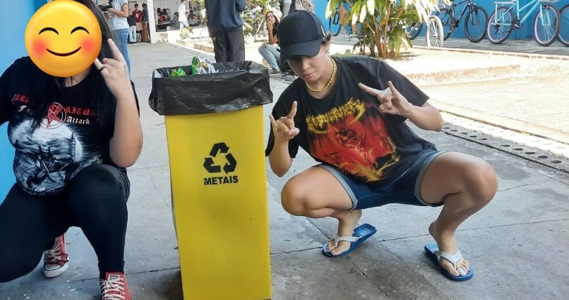 annaooftheyear's tweet photo. e pra quem nao sabe eu sou SUPER alternativa, segue as provas👇👇
#AmoRock #Emo4Ever 🖤🖤🖤 https://t.co/xqdETEvur7