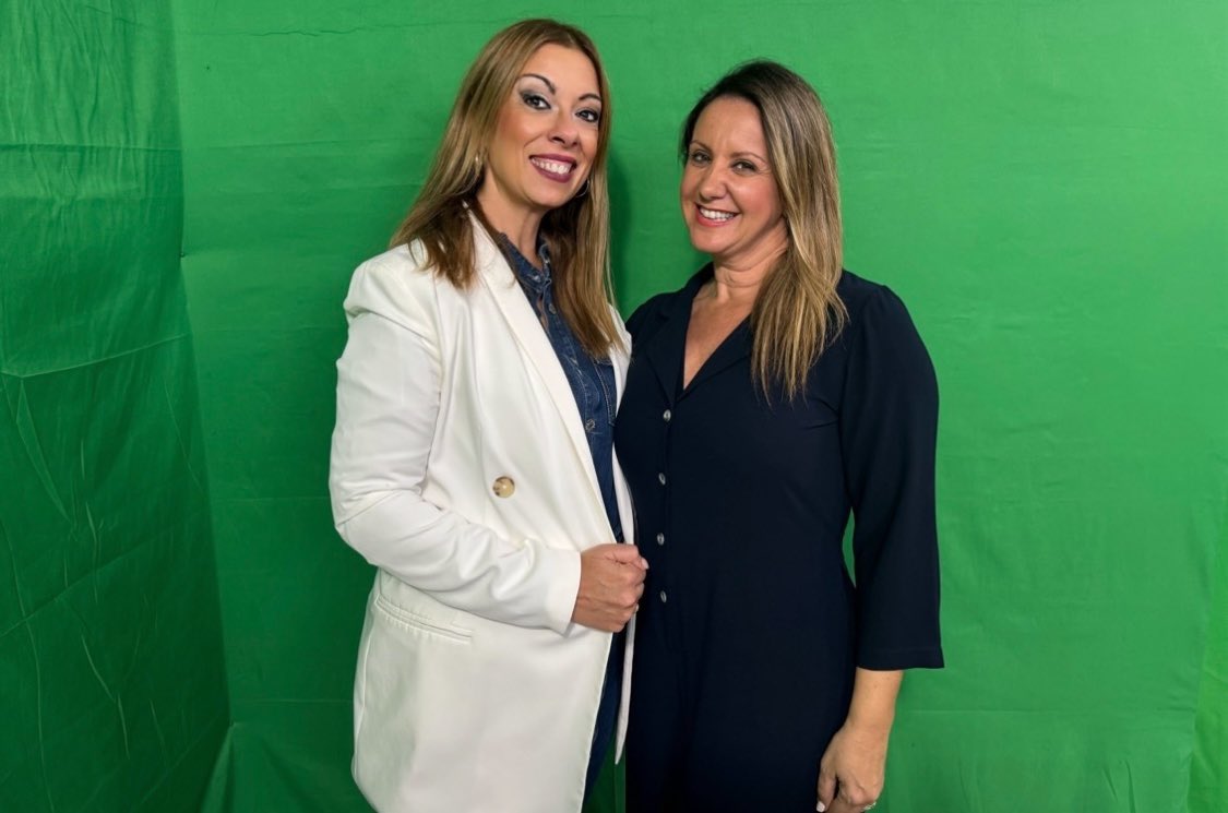 SusanaPereztv's tweet photo. Mis queridos amigos del alma. Grandes actores @RobertoMateosTV y @Aranchadeltoro esta vez las grabaciones se fueron con la Dana. Pero nuestra amistad sigue para siempre. Os quiero pareja. https://t.co/MlFy8ddkW1