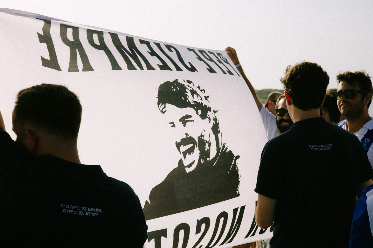 Hace un año que esta peña recibió el golpe más duro que nunca hubiéramos imaginado.  

Que cierto es eso de que solo muere quién se olvida, y es que Pepe está y estará siempre con nosotros. En cada pachanga, en cada previa, en cada viaje, en cada evento, en cada votación...