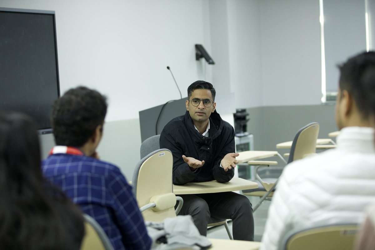DwellingDeep_'s tweet photo. Moderated a brilliant session on entrepreneurship at the 5th Change Agents Retreat hosted by @RishihoodUni. It was an incredible experience, and the university has some of the brightest minds and impressive courses.
#BeAndMake #ChangeAgentsRetreat https://t.co/A6xKhjRowk