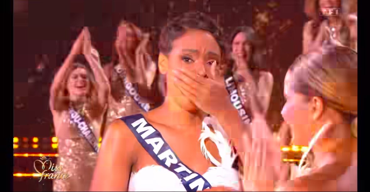MadeinFrank's tweet photo. Hôtesse de l’air chez #Corsair, #MissFrance2025 a gagné un aller-retour Paris Abidjan sur Corsair… je ne peux que comprendre ces larmes https://t.co/xjtljB4DZF