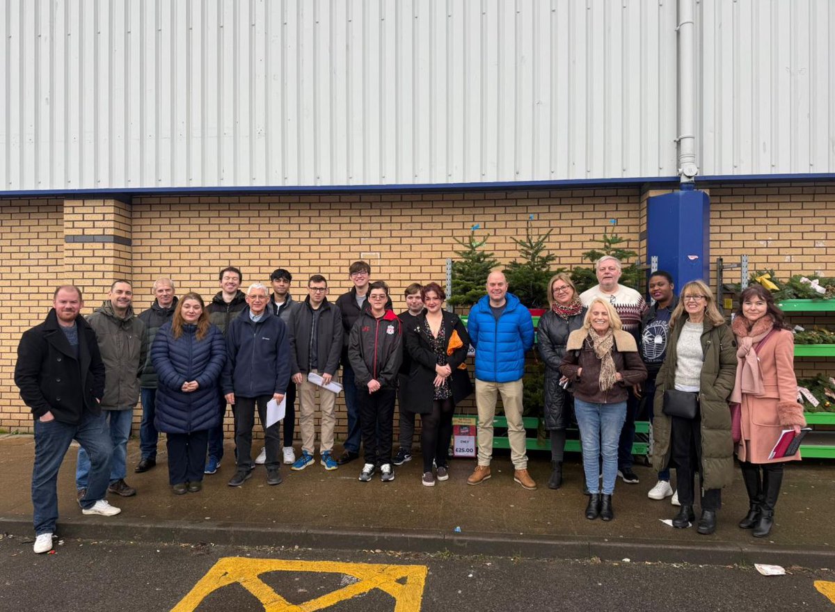 ezystan's tweet image. We kicked off the Much Woolton &amp;amp; Huntcross by election campaign today.  We had a fantastic turnout.

The residents obviously feel disappointed in the Lib-dem ineffective representation. 

Happy Labour is here to deliver positive change. 
@LiverpoolLabour 
@UKLabour