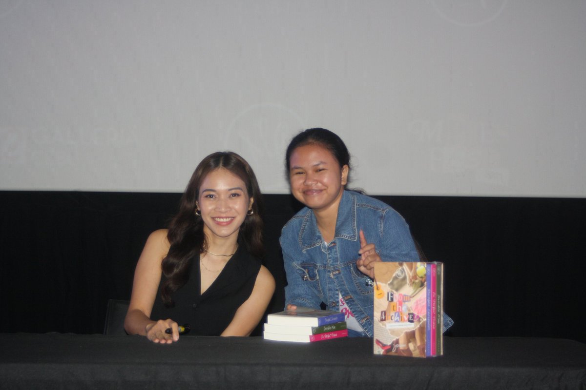 yerialleje's tweet photo. still feels like yesterday, thank you so much for capturing this moment @jslcebu π₯Ίβ€οΈ
#jonaxxcebubooksigning2024
#ftabooklaunch https://t.co/0GUZubrpsd