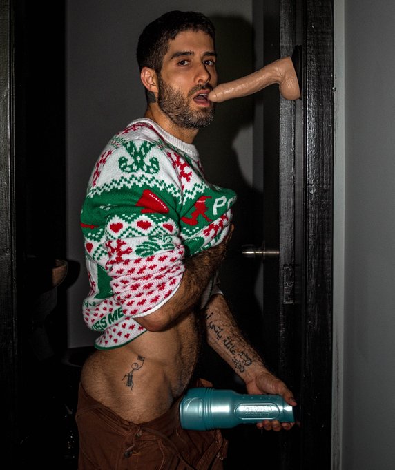 Something to stuff your stockings with  US/Europe/Canada/Australia:    https://t.co/pfmGrwDYTK  Brazil:<a href="/tag/onlyfans"class="tags"><span>#onlyfans</span></a>