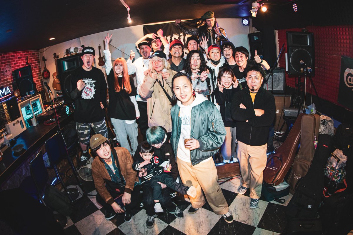 musicfools2014's tweet photo. music fools vol.13
楽しかった\(^o^)/
いい忘年会になりました😊
来年もmusic fools
よろしくお願いします😀
#musicfools
#愛梨
#SKATERSKATER
#WaitForSunlight
#howlingent
#SAMLÖDGES
photo by @nameless4645 https://t.co/CBkffSRiYR