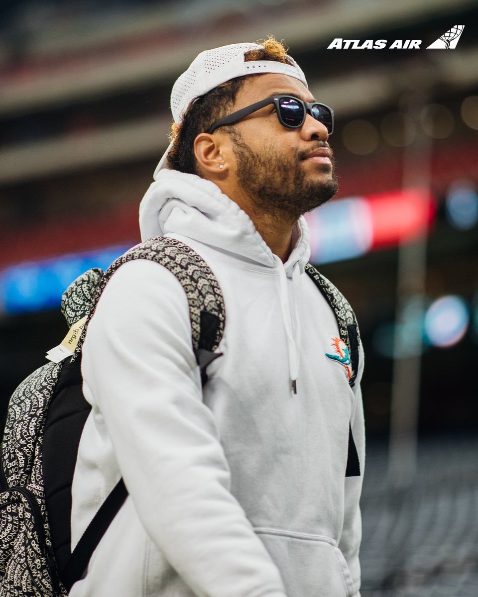 MiamiDolphins's tweet image. QB1 in the building 🏟️

#ProBowlVote x @Tua