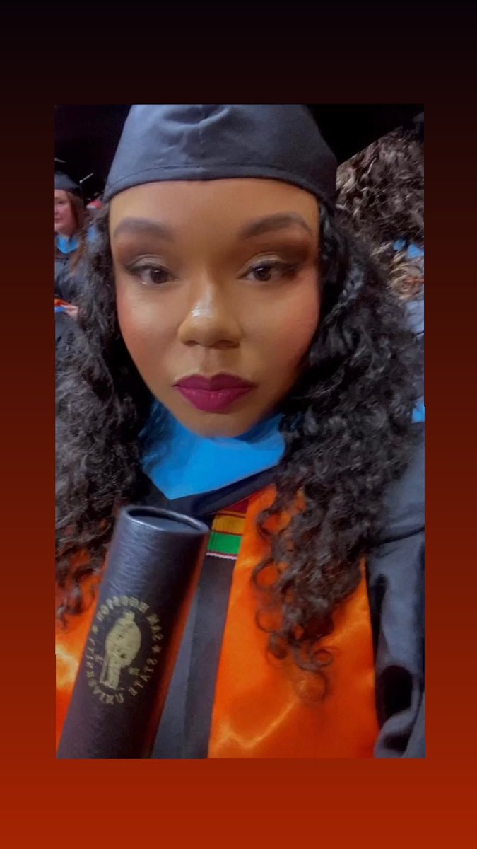 MsPhillipsLit's tweet photo. Forever growing, learning, evolving📚 #educator #shsu #shsualumni #masteredit🎓 https://t.co/zZtDqQyczs