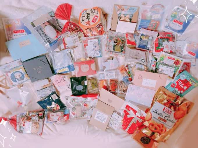改めて残狂お疲れ様でした!差し入れもお手紙も本当に嬉しいです写真にないものは途中で開けて食べてます(本当にすみません) 感謝で胸がいっぱいです至らぬ点多々ありましたが、本日はスペースにお越し頂きありがとうございました!