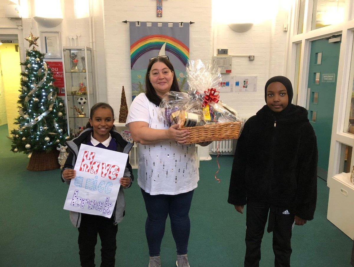 olive_hackney's tweet image. As part of our #WinterGiftProgramme, pupils delivered a festive gift hamper to staff at St John and St James C of E Primary School. #Service #Respect #StarCitizen #WeAreStar