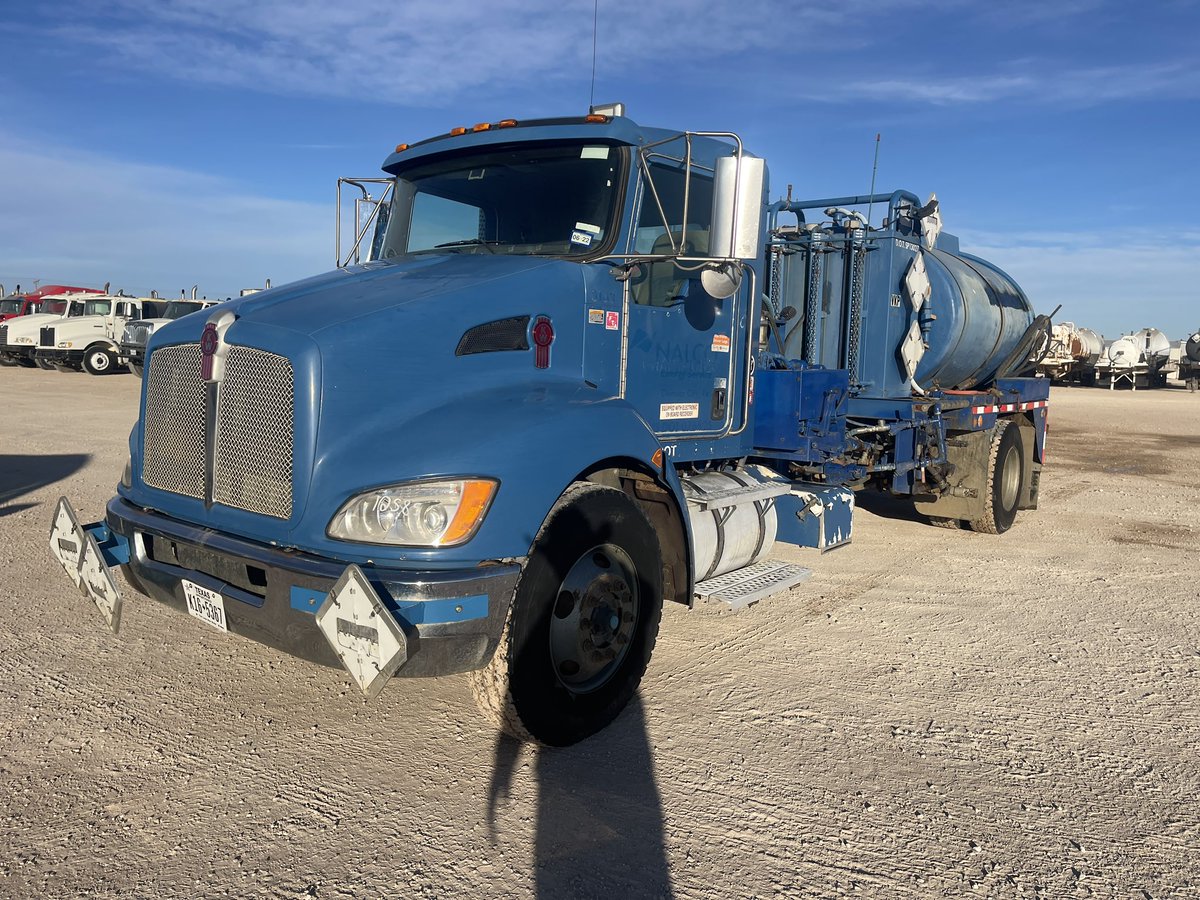 TXAuctioneers's tweet photo. Here we go, 1 of 2 2010 Kenworth 370 Chemical Treater Trucks:

-Gardner Denver Pump
-MC-II Flow Analyzer

Bid LIVE this Tuesday and Wednesday on all types of trucks, equipment, and oilfield at https://t.co/lF7adqwHt3 #machineryauctioneers https://t.co/KSn7Mnu96i