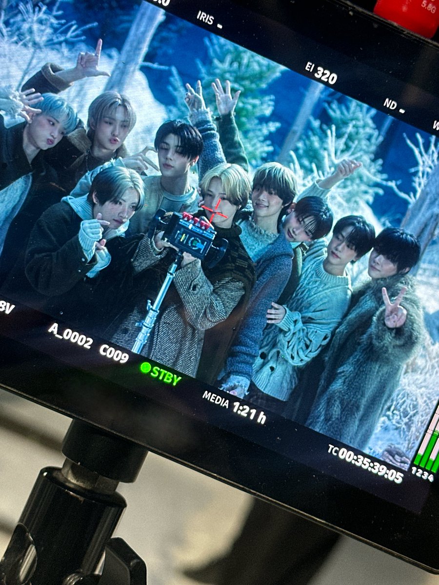 Family🤍🩵

#andTEAM #K