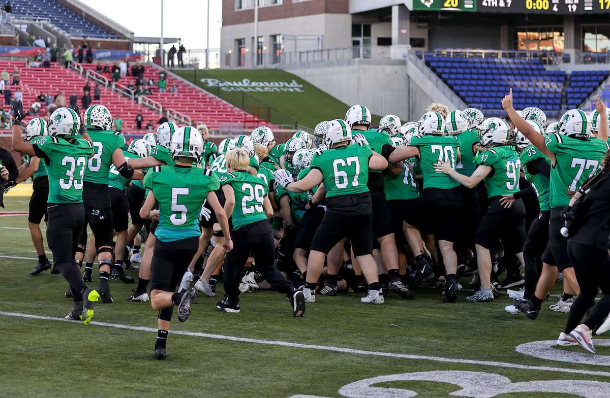 SportsDayHS's tweet image. “I’ve never actually had a kick win a game, but I’ve dreamed about it a lot. It is the best feeling.’’ 

Last-second field goal sends @CarrollDragonFB to 11th state championship appearance 🐉🏆 ⬇️

Story: dallasnews.com/high-school-sp…

#txhsfb