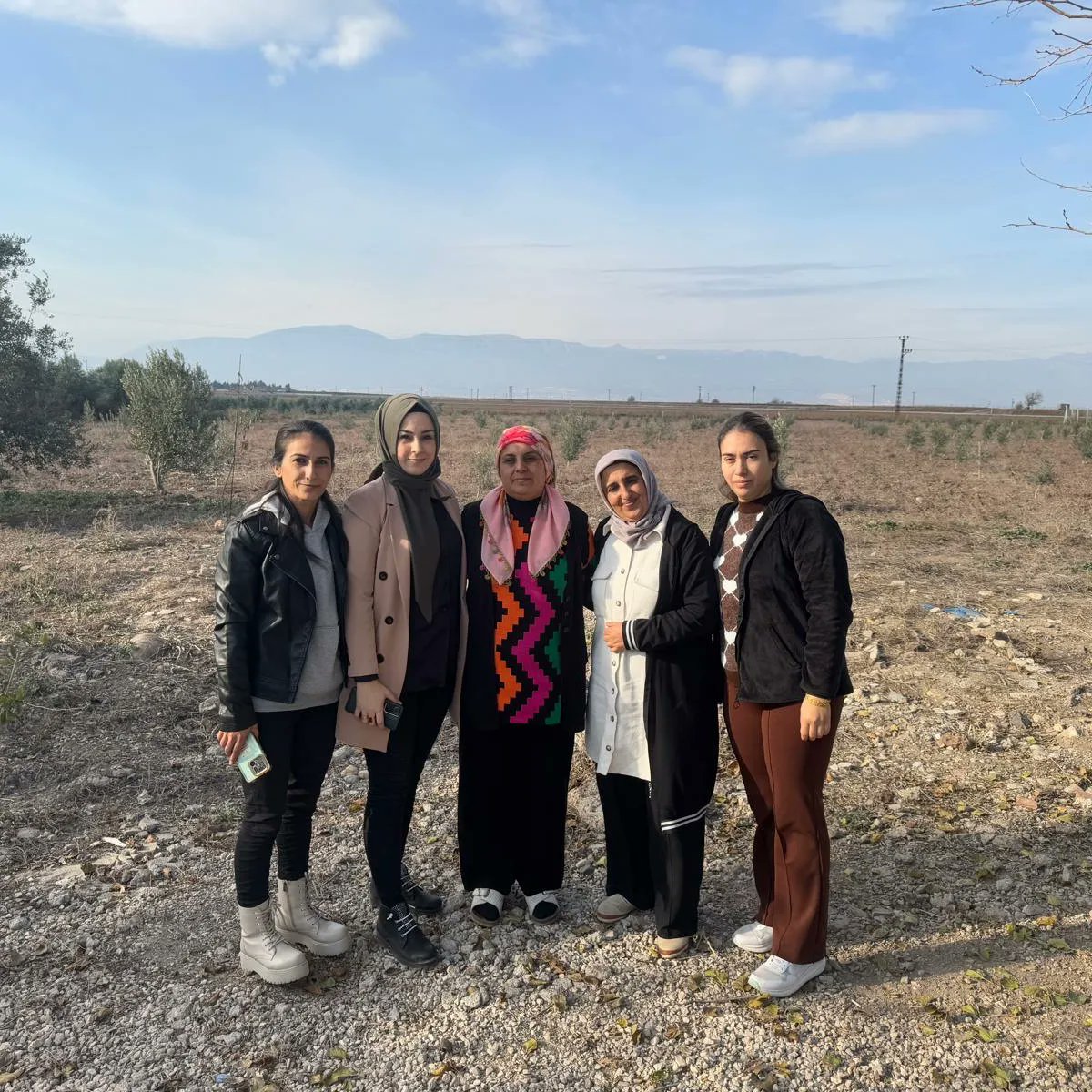 #MuharremMahallesi

📌Gönülden gönüle yürüyor, gönül birliğimizi güçlendiriyoruz.🇹🇷🇹🇷
#AkKadınlarSahada🇹🇷
<a href="/mehmetonturktr/">Mehmet ÖNTÜRK</a>
<a href="/DMustafaErdogan/">Mustafa Erdoğan</a>
<a href="/avfatmagulcalim/">Av. Fatma Gül Çalım</a>