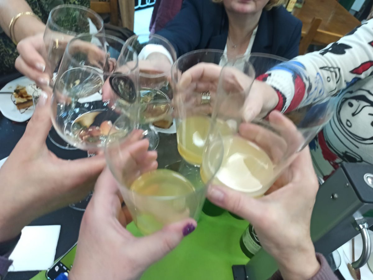 betyzapi's tweet photo. @MFVXRX @GataAmelia @TammyAller @martagonzalezfe @miog59 
Vórtices sidreros al cielo del Comando Astur,  gracias Jero, por tu compañía siempre, #SiempreJero https://t.co/gG12OUKLMn