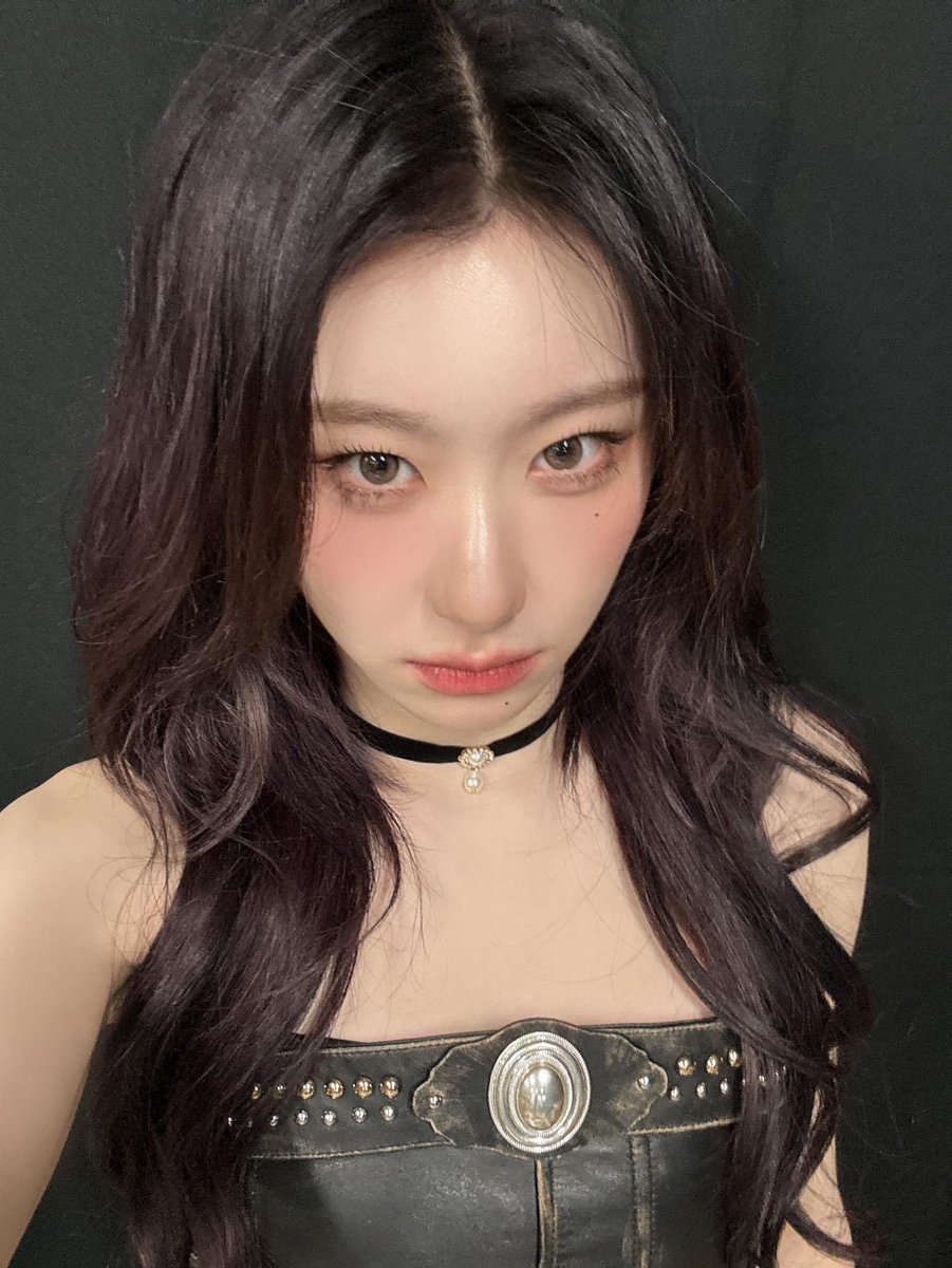 chaeryeong pics tweet media
