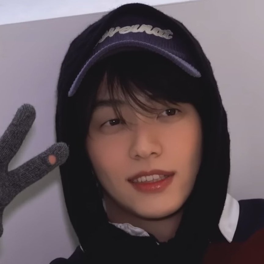 MariChoiTrinity's tweet photo. o Soobin é estranho e não de um jeito "fanservice", o homem é genuinamente esquisito 

— A THREAD https://t.co/nX8yoH0VLz