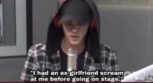 halieyblue's tweet photo. in 2011 selena was 19 and she slapped her boyfriend (justin) when he was ONLY 17…

⁃jb talks to the fans next to him
⁃I feel like she’s going to get mad at us (fans)
⁃selena let’s go of his hand and slaps justin
⁃jb: stop were in public stop! https://t.co/xD2we8EDJu