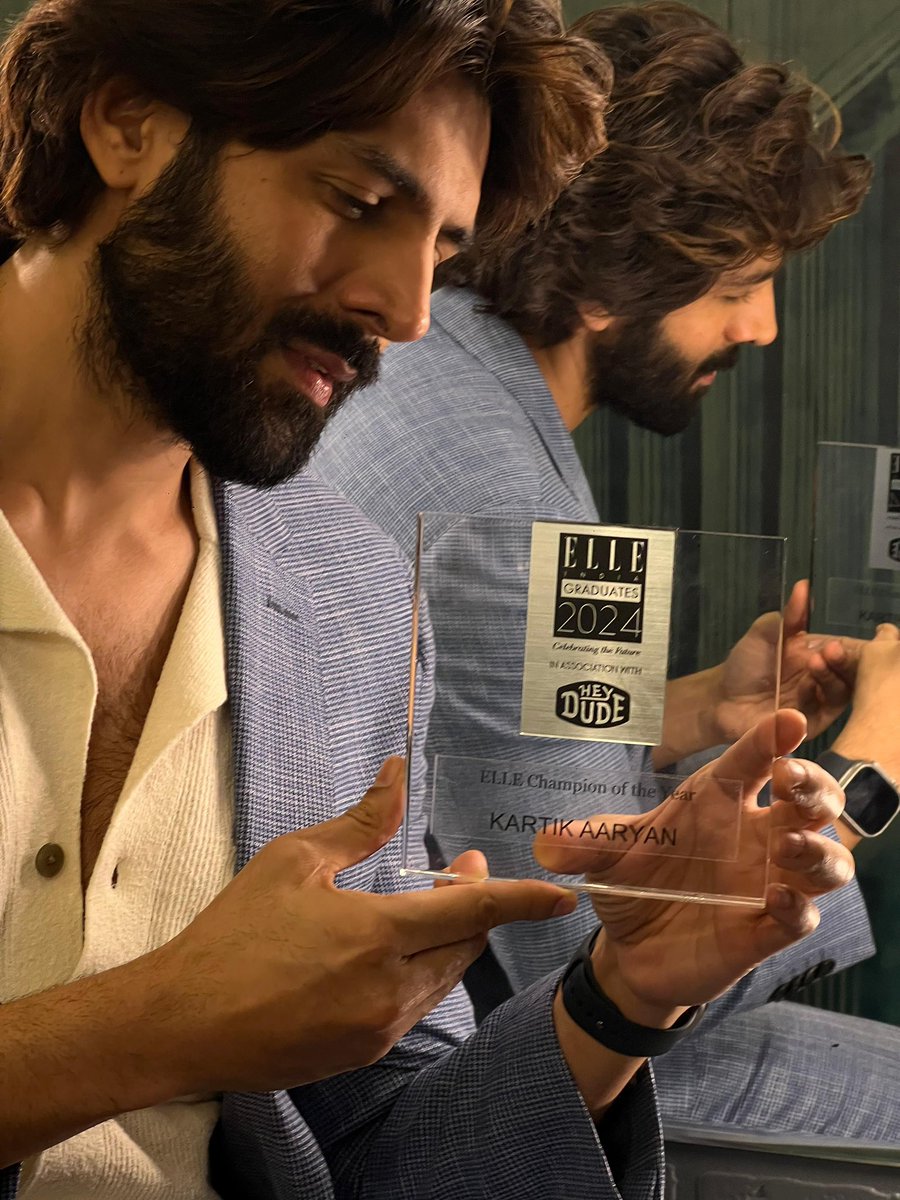 TheAaryanKartik's tweet photo. ELLE CHAMPION OF THE YEAR🙏
Thank you @ELLEINDIA for the honour♥️ https://t.co/bt8QUcOmwX