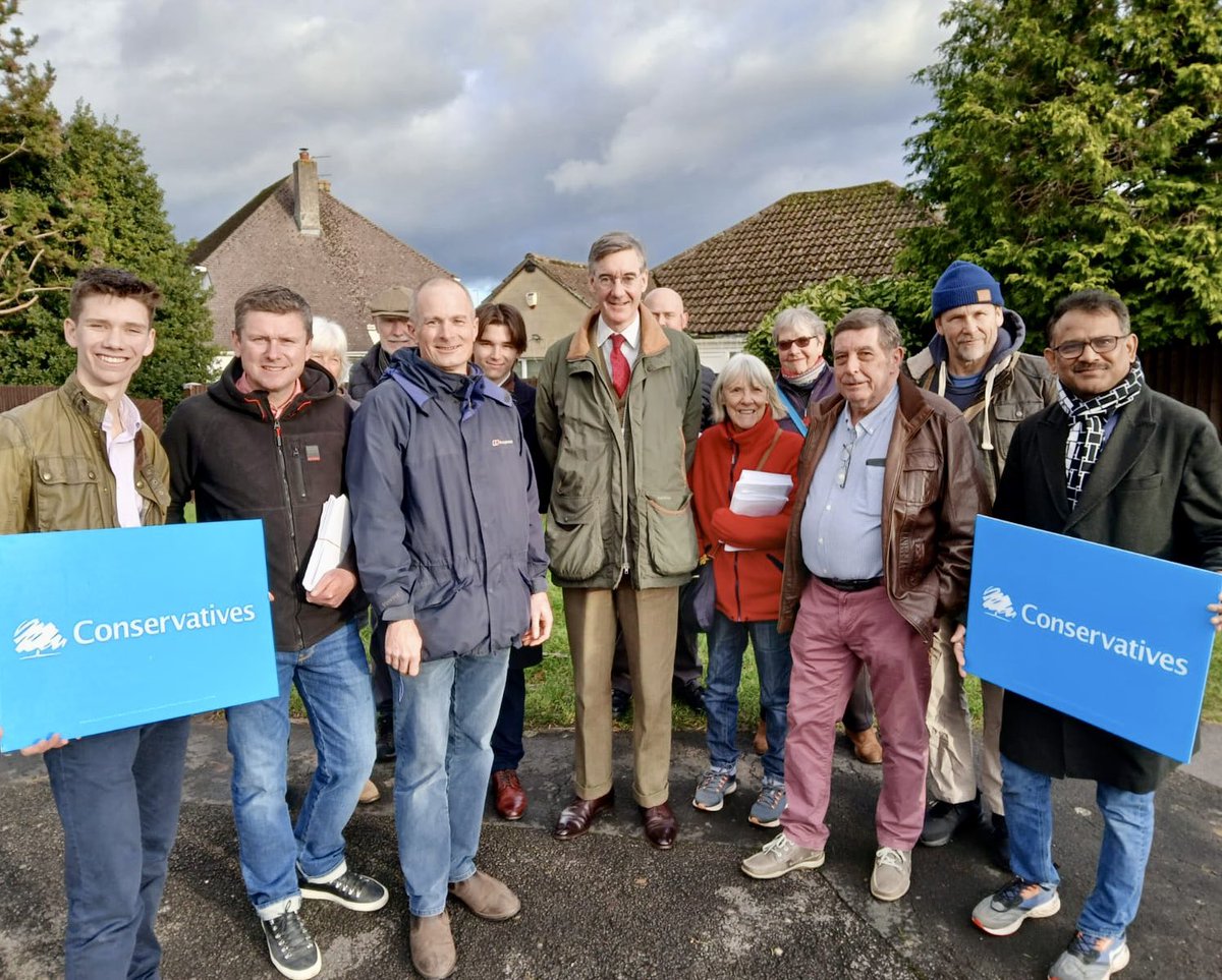 Julian Ellacott (@julianellacott) on Twitter photo Delivering letters (and Christmas cheer) in Saltford, with <a href="/Jacob_Rees_Mogg/">Jacob Rees-Mogg</a> <a href="/SteveSmith98/">Steve Smith</a> <a href="/YukteshwarKumar/">Dr. Yukteshwar Kumar</a> and team! 🧑🎄 ✉️ Delivering letters (and Christmas cheer) in Saltford, with <a href="/Jacob_Rees_Mogg/">Jacob Rees-Mogg</a> <a href="/SteveSmith98/">Steve Smith</a> <a href="/YukteshwarKumar/">Dr. Yukteshwar Kumar</a> and team! 🧑🎄 ✉️