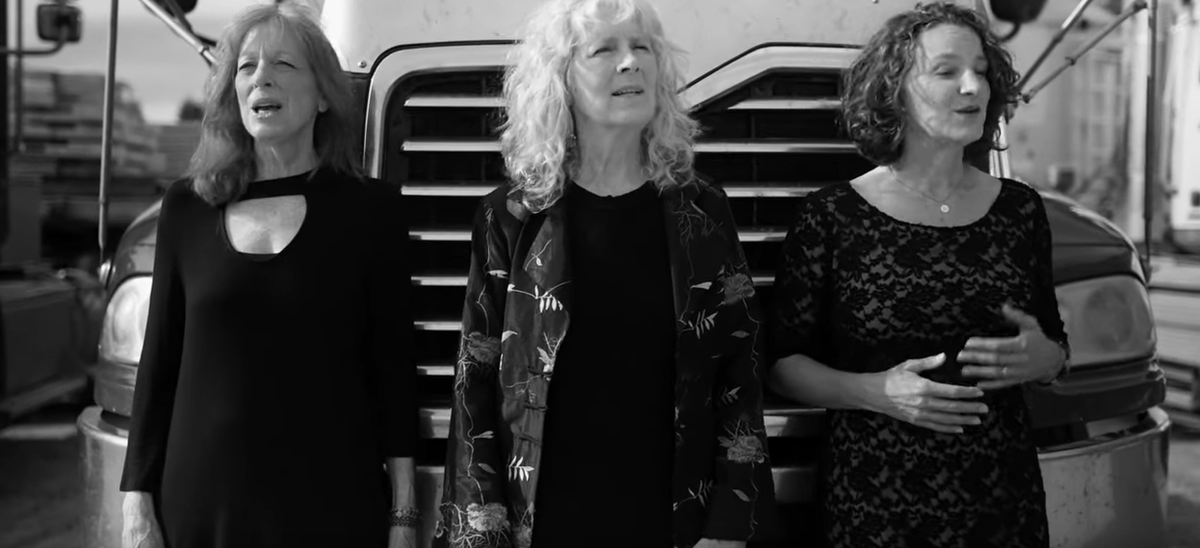 Ever left #Barrie at night, headed down Hwy 11, and got caught in a blinding lake-effect squall? This song from the new album by #Boreal tells the story of being led home through the storm by an 18-wheel 'Shepherd of the Road'. ❄️A new Canadian classic.❄️

youtube.com/watch?v=FUWpBC…