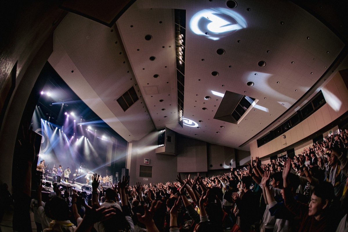 OR_HIROKI's tweet photo. ORANGE RANGE LIVE TOUR 024 &amp; 025
〜タコス DE ピタゴラス〜 滋賀・八日市文化芸術会館！会いに行きました！素晴らしい形で迎えてくれました！最高にハッピーな空間を一緒に作る事ができました！コラボした滋賀学園高等学校とBerta Sparkleもナイスパフォーマンス！ありがとうございました〜 https://t.co/6Lr9t0ht9h