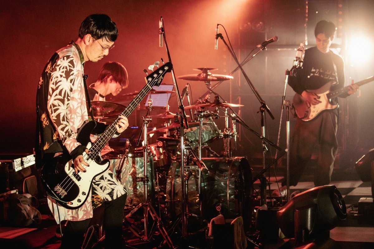 OR_HIROKI's tweet photo. ORANGE RANGE LIVE TOUR 024 &amp; 025
〜タコス DE ピタゴラス〜 滋賀・八日市文化芸術会館！会いに行きました！素晴らしい形で迎えてくれました！最高にハッピーな空間を一緒に作る事ができました！コラボした滋賀学園高等学校とBerta Sparkleもナイスパフォーマンス！ありがとうございました〜 https://t.co/6Lr9t0ht9h
