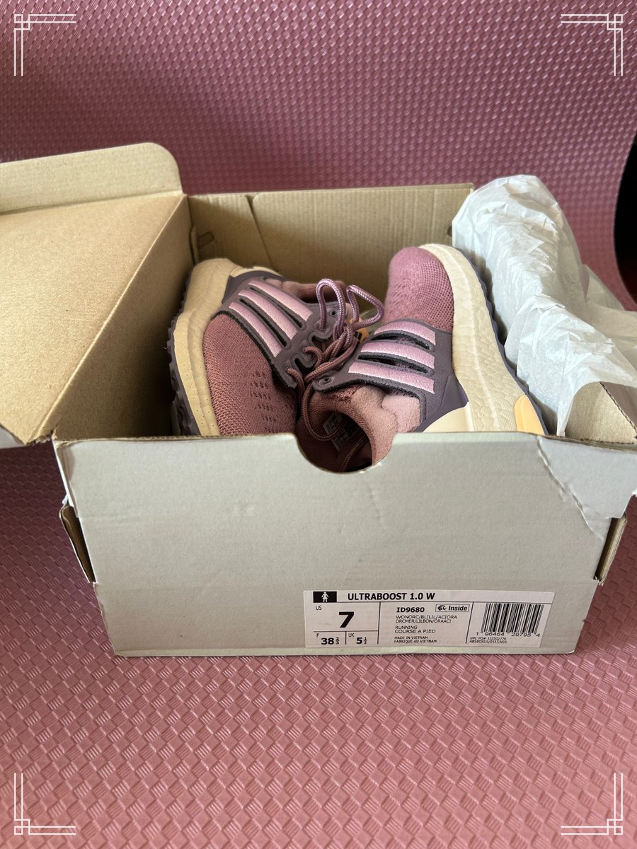 FirstSnowball's tweet photo. 👟 Comfort meets style! These Adidas Ultraboost 1.0 Women’s Sneakers in dusty pink are perfect for running or casual wear 💕. Brand new with box for $130!
Shop here 👉 https://t.co/o7TkeN5GRZ
#AdidasUltraboost #SneakerStyle #RunningShoes https://t.co/WT0EFGR3sG https://t.co/0F4tFsr7Oa