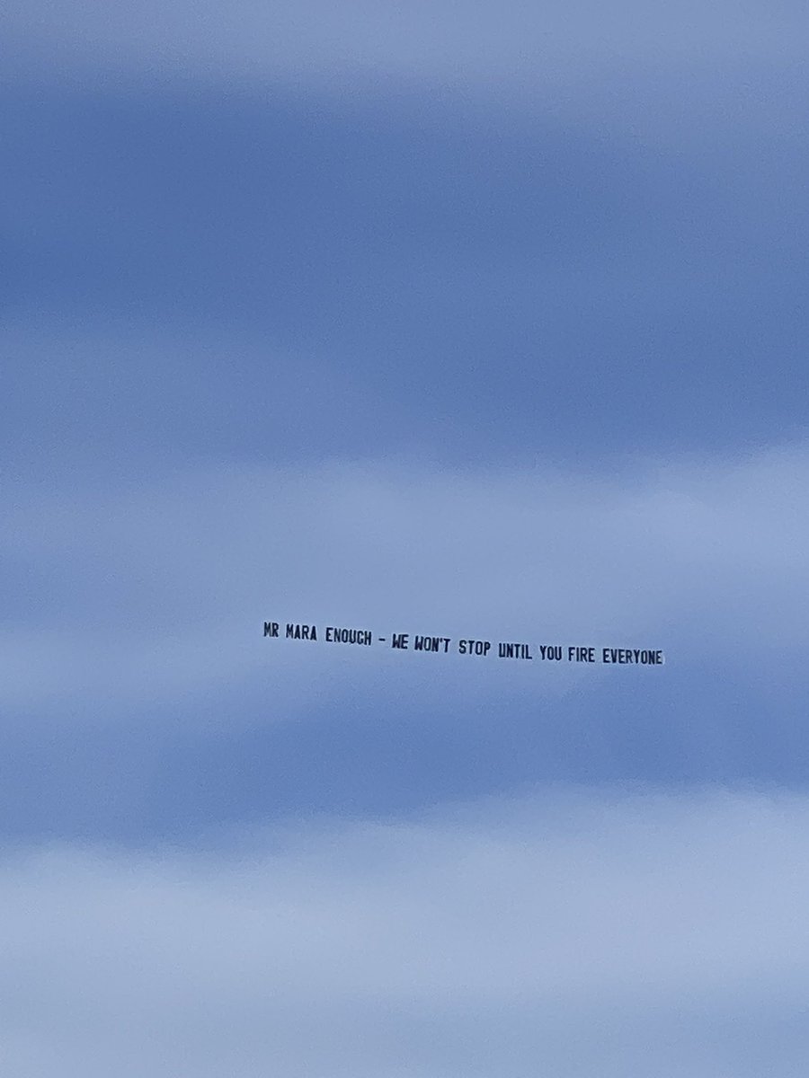 alexanderDEF's tweet photo. Another plane above MetLife today #Giants https://t.co/KDPKFE9F0E