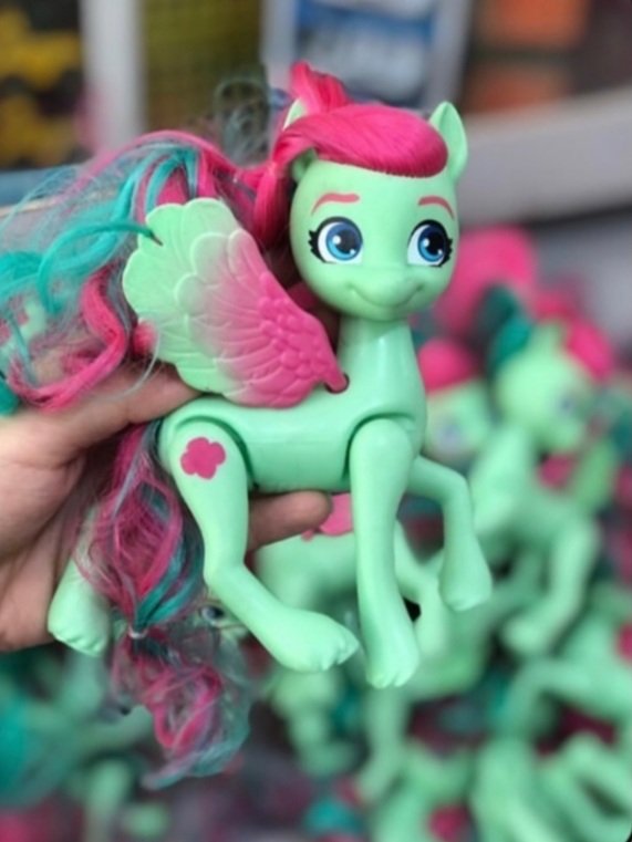 Misty_bloom12's tweet photo. @Hasbro Where can we buy her I really love her and I saw a Unrealised ep of her with sunny and her friends earning badges and helping the bunny grow smaller that ep. But I would love to ask pls could you sell her if just once it bc I really really what a toy of her. 💜 please https://t.co/LtTVMTB57E
