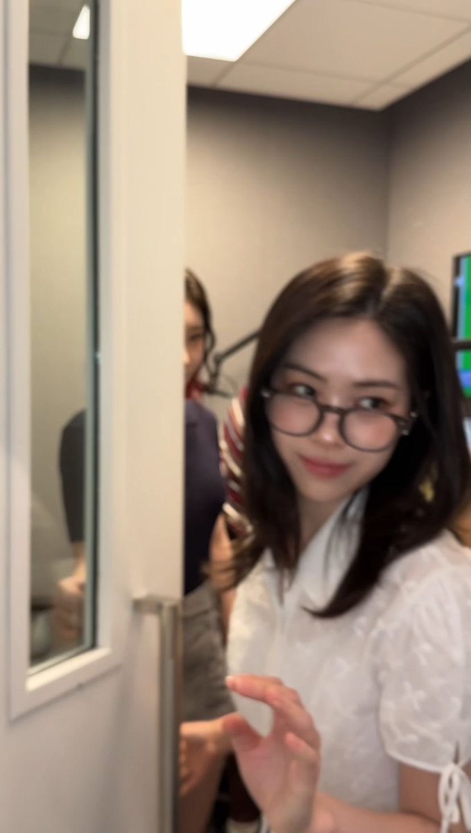 ryujimikuu's tweet photo. y'all have no idea how this ryujin has me on chokehold https://t.co/Ay18P6ovpC
