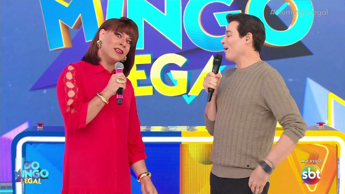 herbertpachecco's tweet photo. Curtindo o novo visual de Narcisa kkkk aproveitando a reprise vitalícia de Usupadora #NARCISA #DomingoLegal #SBT #Usupadora
#Rayssa https://t.co/mn7S85blro