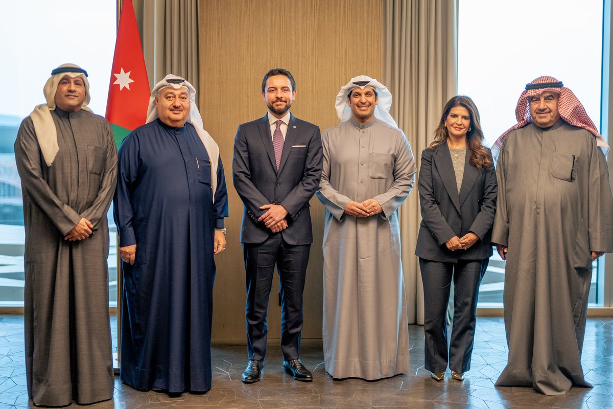 في إطار الزيارة الرسمية لسموه لدولة الكويت والتي التقى خلالها حضرة صاحب السمو أمير البلاد الشيخ مشعل الأحمد الجابر الصباح وأجرى مباحثات ثنائية مع سمو ولي العهد الشيخ صباح خالد الحمد الصباح

- صاحب السمو الملكي الأمير الحسين بن عبدالله الثاني ولي عهد المملكة الأردنية الهاشمية