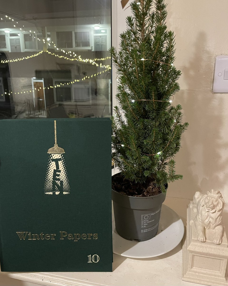 Caoilinn Hughes (@caoilinnhughes) on Twitter photo Tis the season to be reading <a href="/WinterPapers/">Winter Papers</a>
Thanks <a href="/KennysBookshop/">Kennys Bookshop & Art Gallery</a> for delivering🎄🤶 Tis the season to be reading <a href="/WinterPapers/">Winter Papers</a>
Thanks <a href="/KennysBookshop/">Kennys Bookshop & Art Gallery</a> for delivering🎄🤶
