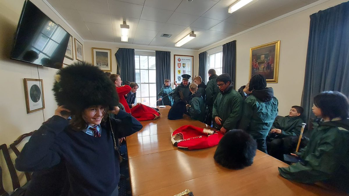TreorchyCCF's tweet photo. That’s a wrap! What a wonderful way to finish 2024: a busy weekend in London for the Change of the King’s Guard. Our ceremonial visit included Buckingham Palace, the Cenotaph, Parliament and the Imperial War Museum. Massive thanks to the Welsh Guards @TreorchyComp @CttWales https://t.co/nGTSIHMuTk