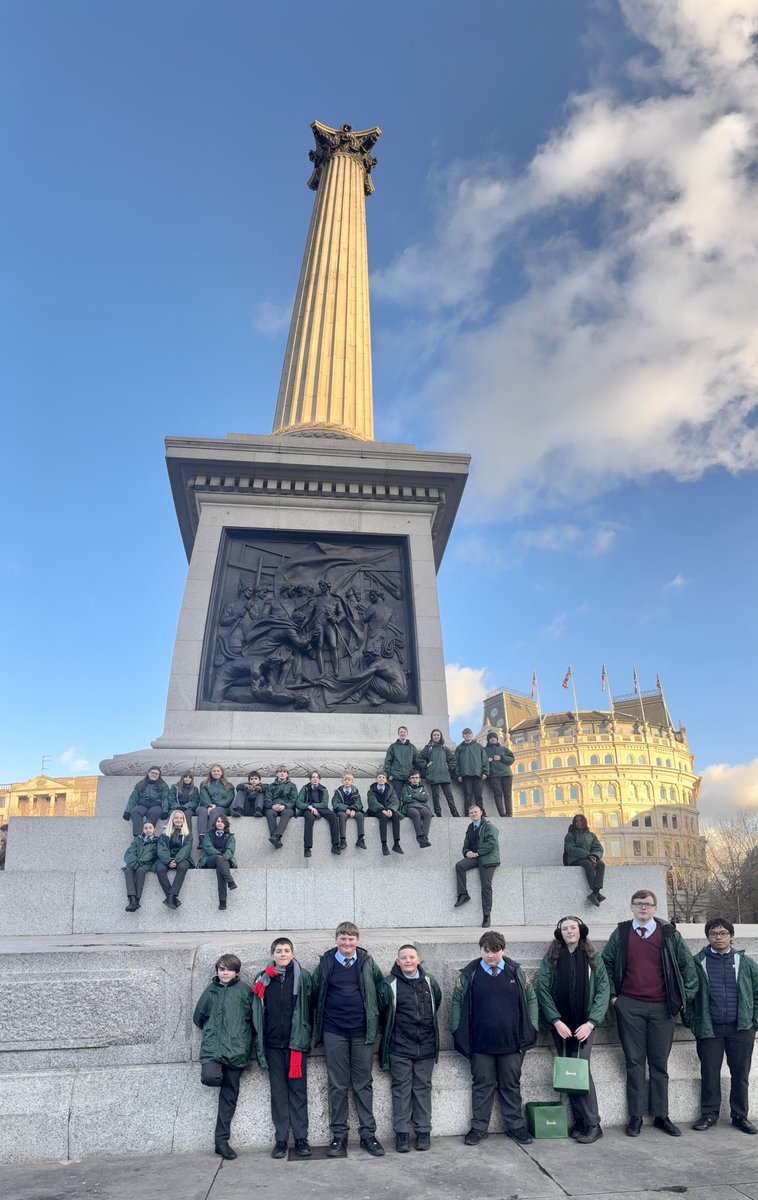 TreorchyCCF's tweet photo. That’s a wrap! What a wonderful way to finish 2024: a busy weekend in London for the Change of the King’s Guard. Our ceremonial visit included Buckingham Palace, the Cenotaph, Parliament and the Imperial War Museum. Massive thanks to the Welsh Guards @TreorchyComp @CttWales https://t.co/nGTSIHMuTk