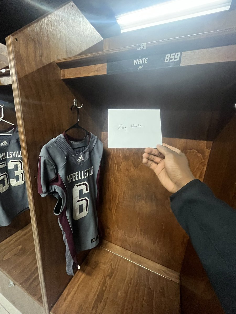 Zjalijuon White tweet media