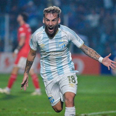 Renzotesuri10's tweet photo. #NuevaFotoDePerfil https://t.co/HIfn0guuVz