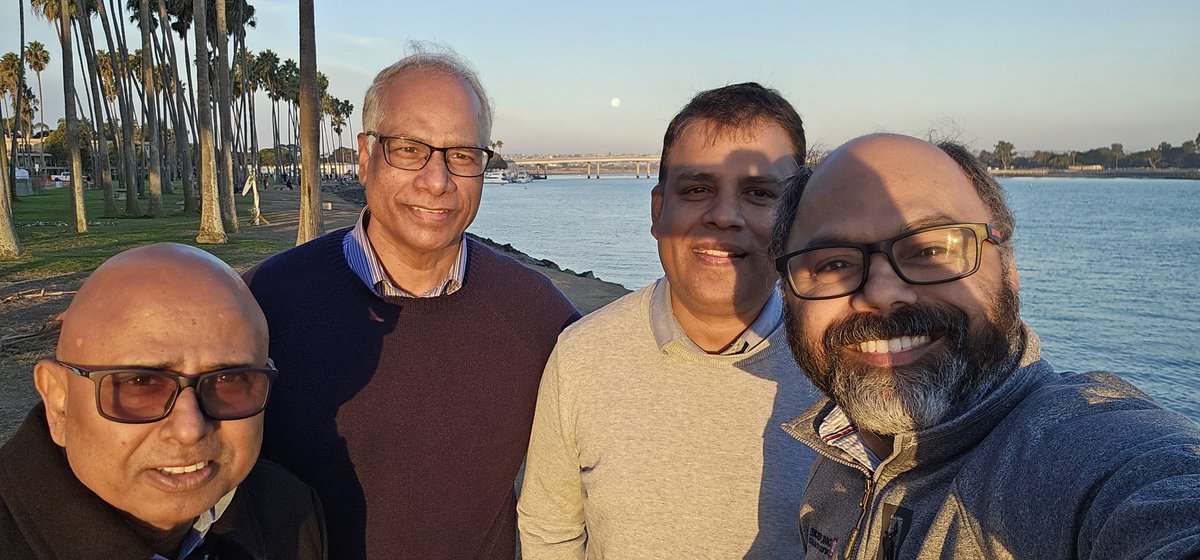 LabPadhu's tweet image. With Dr. Borras (UNC-CH) and Dr. Carol Toris (UNMC/CWRU/OSU), Sanjoy @LabBhattacharya, Vasanth (Duke), and Sai Nair (UCSF) at the Trabecular Meshwork Society meeting.