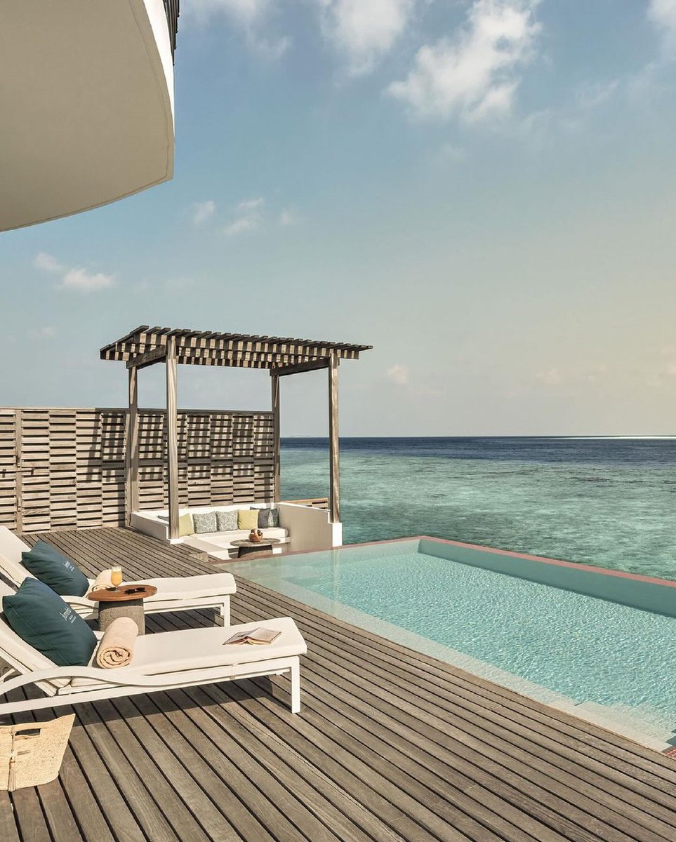 lowly2030's tweet photo. جميرا المالديف ✨🏝️

فخامة تبدأ من لحظة الاستقبال 🤩

فيلل مائية وشاطئية بتصاميم ساحرة 🌊🏡

مطاعم متنوعة ومميزة 🍽️✨

إقامة استثنائية وذكريات لا تُنسى 💫📸

للحجز عبرنا بأسعار خاصة ✨✉️
#المالديف #جميرا https://t.co/K1IEqGdvua