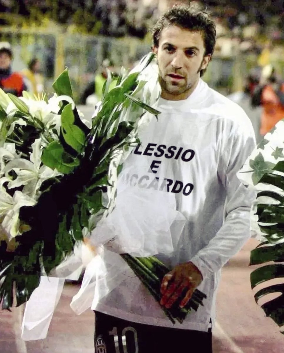 La_Bianconera's tweet photo. Oltre che tifosi, giocatori, tesserati, noi tutti siamo anche eredi e custodi di un sogno: quello di #AleERicky!
Non dimentichiamolo mai!
Nel loro rispetto, nel loro ricordo: Alessio e Riccardo per sempre con noi! 🤍🖤
15 dicembre 2006 - 15 dicembre 2024 https://t.co/rwkvPCdDAs