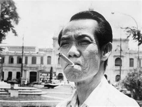 EtatDeFlow's tweet photo. Tu regardes l'espion le plus performant de tous les temps !

Pendant la guerre du Vietnam, il a été envoyé en mission pour obtenir les plus grands secrets de l’armée américaine, la CIA et TIMES.

Et il réussit !

Voici l’histoire oubliée de Pham Xuan An, "l’espion parfait" : https://t.co/jcBYhce2q0