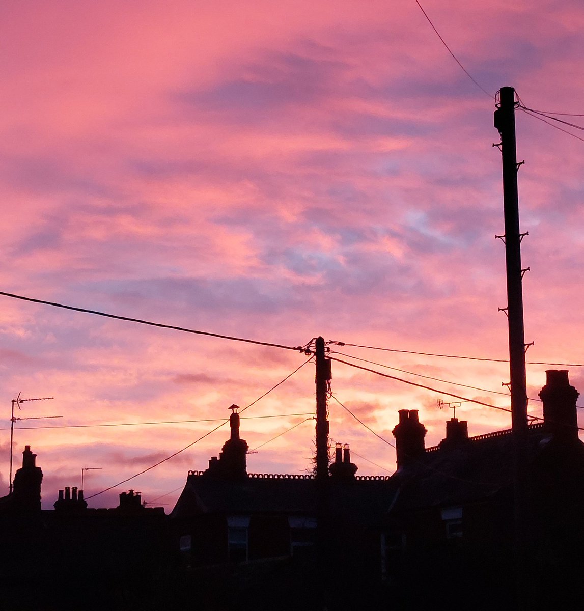 mycathardy's tweet image. Sunet from my home in Heacham. #Sunset #Heacham #Rooftops