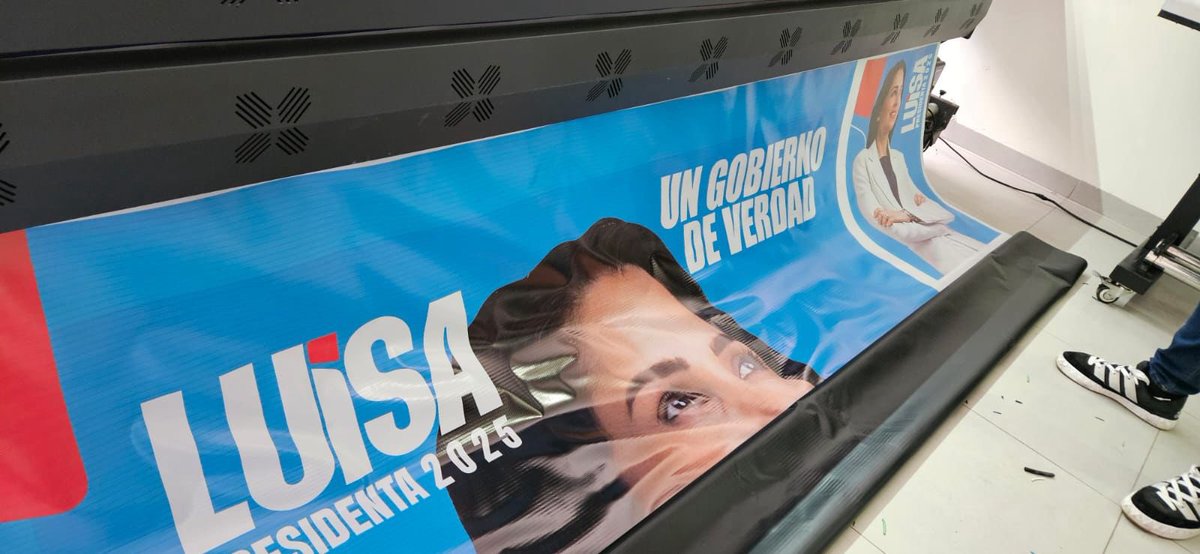 ftabacchir's tweet photo. Me llegó esto no sé si sea auténtico, pero ojo @LuisaGonzalezEc si esto es cierto es plagio. Llevamos desde septiembre usando este slogan. https://t.co/y9SZXAltEN