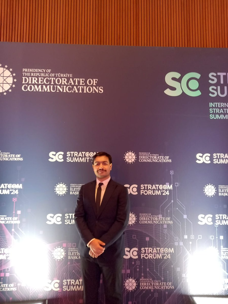AhmetHasanBey's tweet photo. 13-14 Aralık’ta İletişim Başkanlığı’nın düzenlediği #stratcomsummit'24 programına katıldım. Siber güvenlik, iletişim, yapay zeka ve dezenformasyon gibi alanlarda da ufuk açıcı panellerin gerçekleştiği bu değerli etkinlik için emeği geçenlere ve tüm konuşmacılara teşekkür ederim. https://t.co/Cs44EfFuKf
