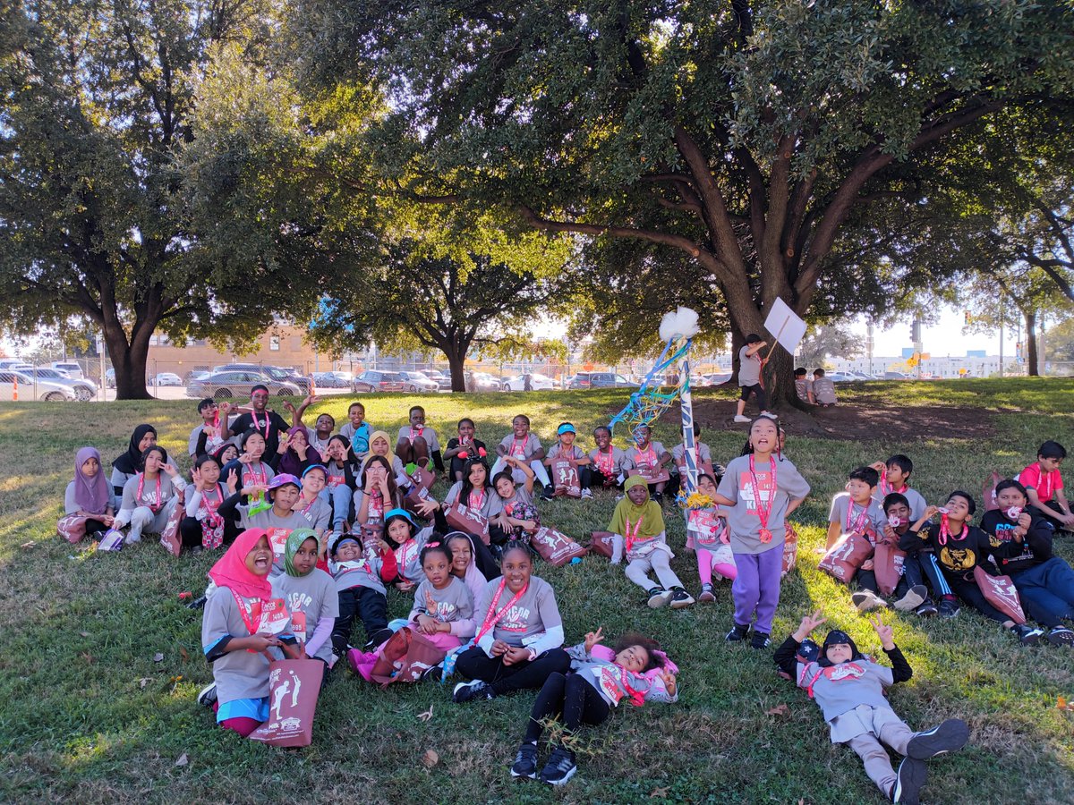 LeeAMcShanJr_ES's tweet photo. 100 @LeeAMcShanJr_ES Mustangs participated in the #OncorKidsRace Thank you @dallasschools @TeamDallasISD @DrLisaWhitaker @HPEDallasISD @CityOfDallas &amp; @DallasMarathon !  
@SBarrios_DISD 
@DanforDISD 
@emmettjconradhs 
@RyanZysk 
@KMadlock13 
@DallasISDSupt https://t.co/wK8KNtwvPH
