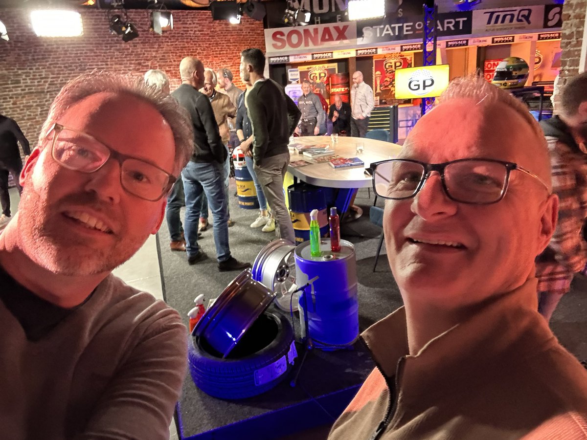 bjorn_vdbrink's tweet photo. Dank @GP_MagazineNL en @stateofart1987 !
@riny_n en ik hebben een erg leuke middag gehad! https://t.co/z50uDvA7oL